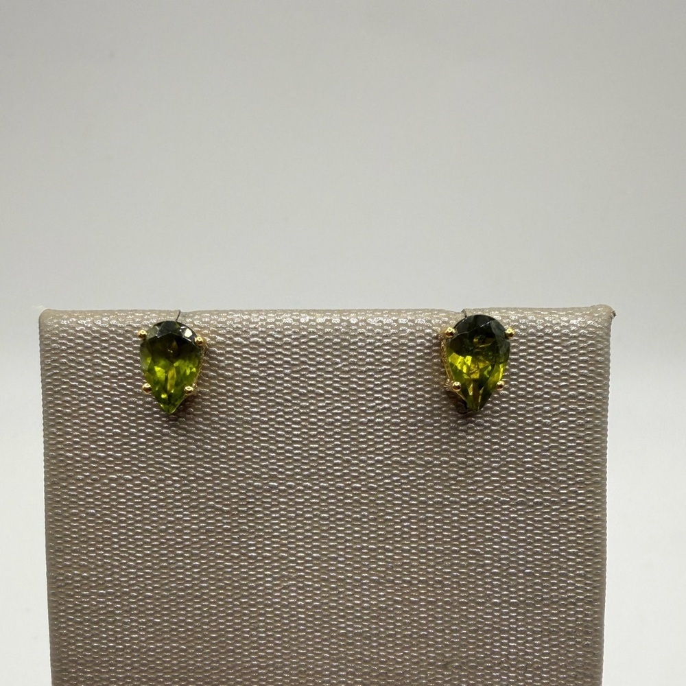 Gems En Vogue Pear Peridot Studs 925/18K